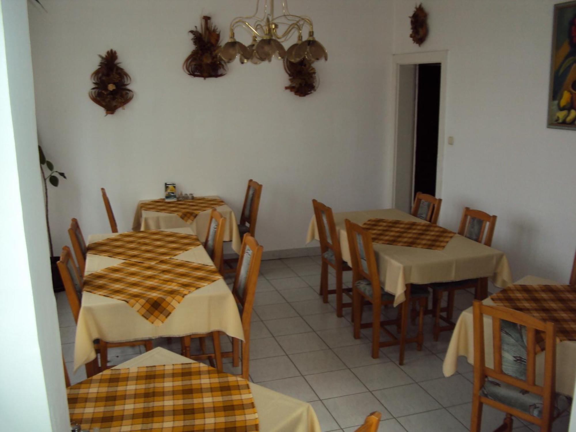 Fuezi Panzio Bed & Breakfast Шопрон Екстериор снимка